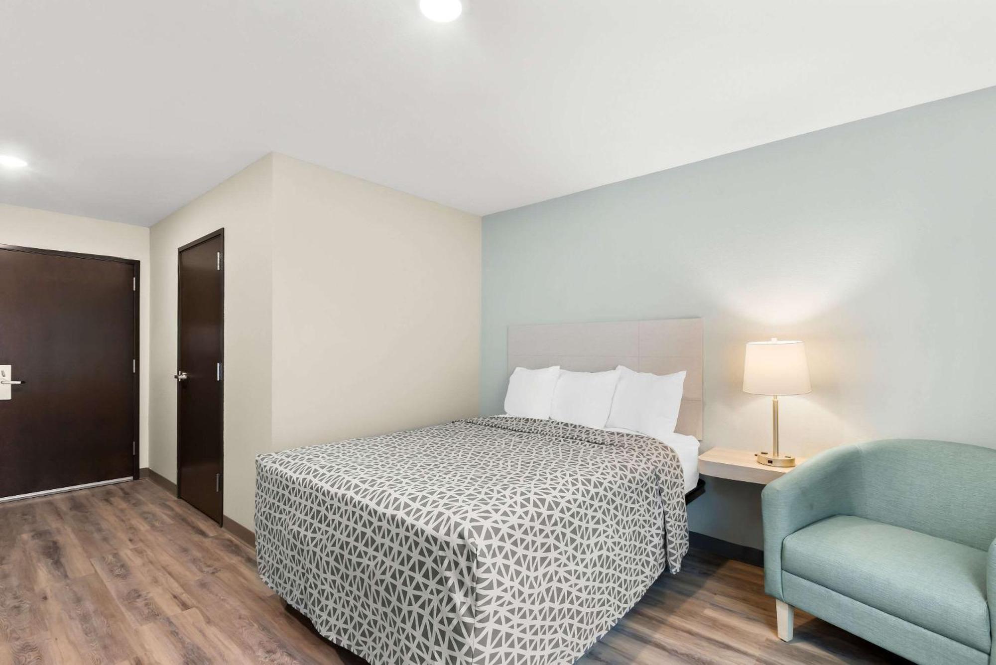 Woodspring Suites Savannah West Chatham Parkway エクステリア 写真